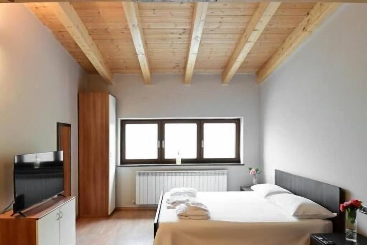 Habitación cuádruple superior, vista a la montaña | Wifi gratis