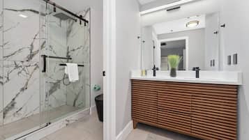 Basic-Villa | Badezimmer