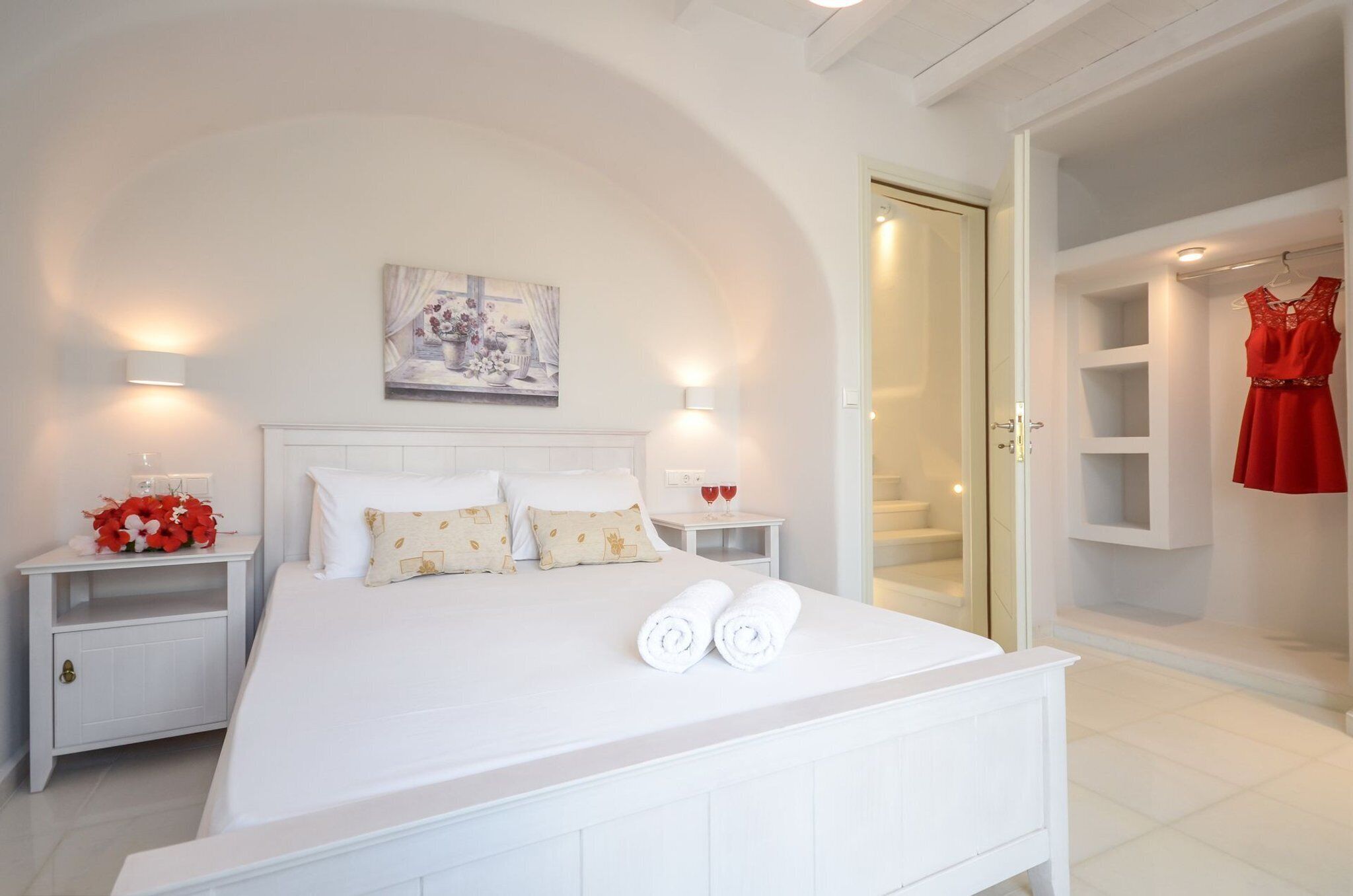 Caixa forta a l'habitació i planxa i posts de planxar 