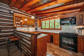 Coffee/tea maker, fridge, microwave, oven - New! Charming Lakefront Hideaway w/ Hot Tub (Swanton)