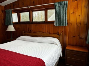 Unclassified image, 3 of 8, button - Cozy 1-bedroom hotel room, Hamilton - 310 Highline (Hamilton)
