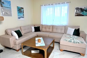 Smart TV - Enjoyable 3-bedroom house with AC in Puerto Plata with Mountain View (Puerto Plata)