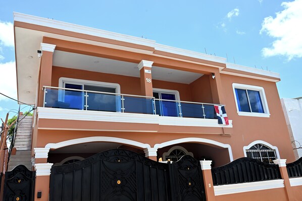 Exterior - Enjoyable 3-bedroom house with AC in Puerto Plata with Mountain View (Puerto Plata)