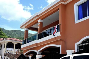 Exterior - Enjoyable 3-bedroom house with AC in Puerto Plata with Mountain View (Puerto Plata)