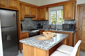 Private kitchen - Enjoyable 3-bedroom house with AC in Puerto Plata with Mountain View (Puerto Plata)