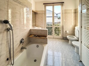 Apartment, Balcony, City View | Bathroom - MeLaChillo (Azzate)