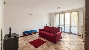 Apartment, Balcony, City View | Living area