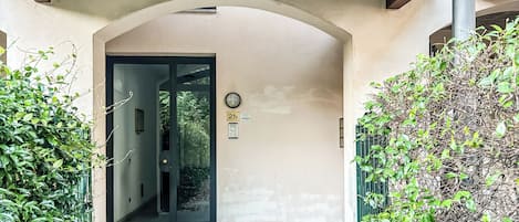 Apartment, Balcony, City View | Exterior detail