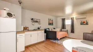 1 bedroom, iron/ironing board, free WiFi, bed sheets - Bright and Cozy Mid Town Phoenix Zen Yard Studio! (Phoenix)