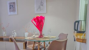 Departamento clásico, vista a la ciudad | Restaurantes