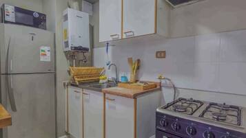 Classic Apartment, City View | Private kitchen