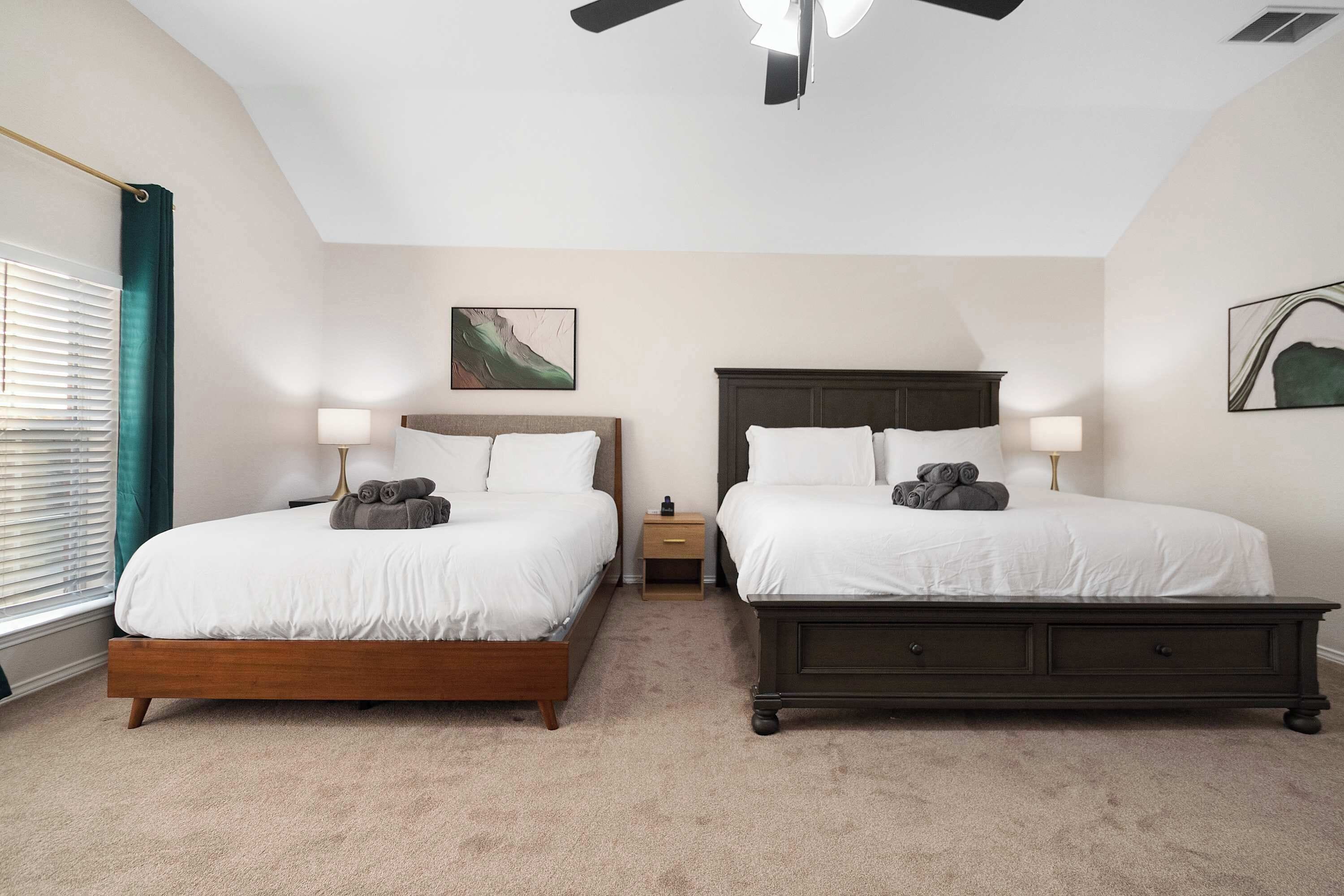 5 habitaciones, escritorio, tabla de planchar con plancha y wifi 