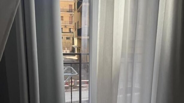 Familien-Vierbettzimmer, Balkon, Stadtblick | Innenbereich