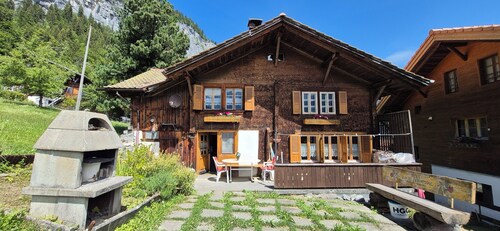 Chalet zur Alleinbenutzung mit atemberaubender Aussicht auf die Schweizer Berge