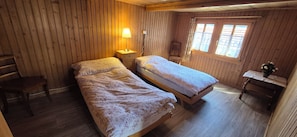 WiFi, bed sheets