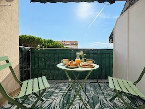 Outdoor dining - Apartment with a terrace in Cannes (Cannes)
