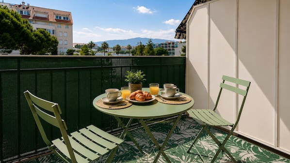 Outdoor dining - Apartment with a terrace in Cannes (Cannes)