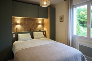 Room - Vrbo Property (Nantes)