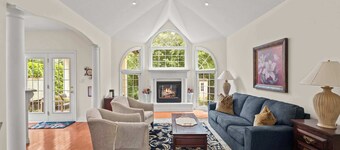 Deerview Retreat - 3 Ensuite Bedrooms - Forest Views in Wine Country