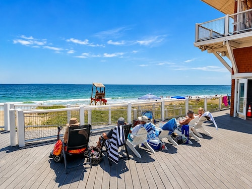 Coastal Retreat-Walk to Beach, Potters Pond, Dining, Paddle Boarding, Fishing