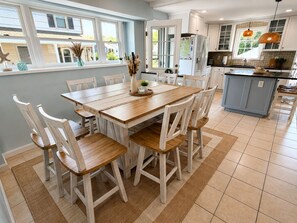 Dining - Coastal Retreat-Walk to Beach, Potters Pond, Dining, Paddle Boarding, Fishing (South Kingstown)