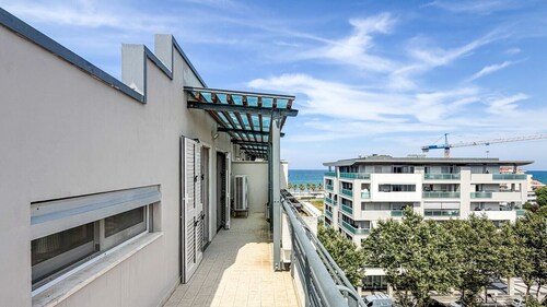 Apartment with a View of the Sea and the Gran Sasso in Montesilvano