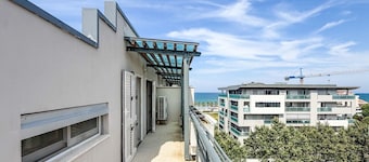 Apartment with a View of the Sea and the Gran Sasso in Montesilvano