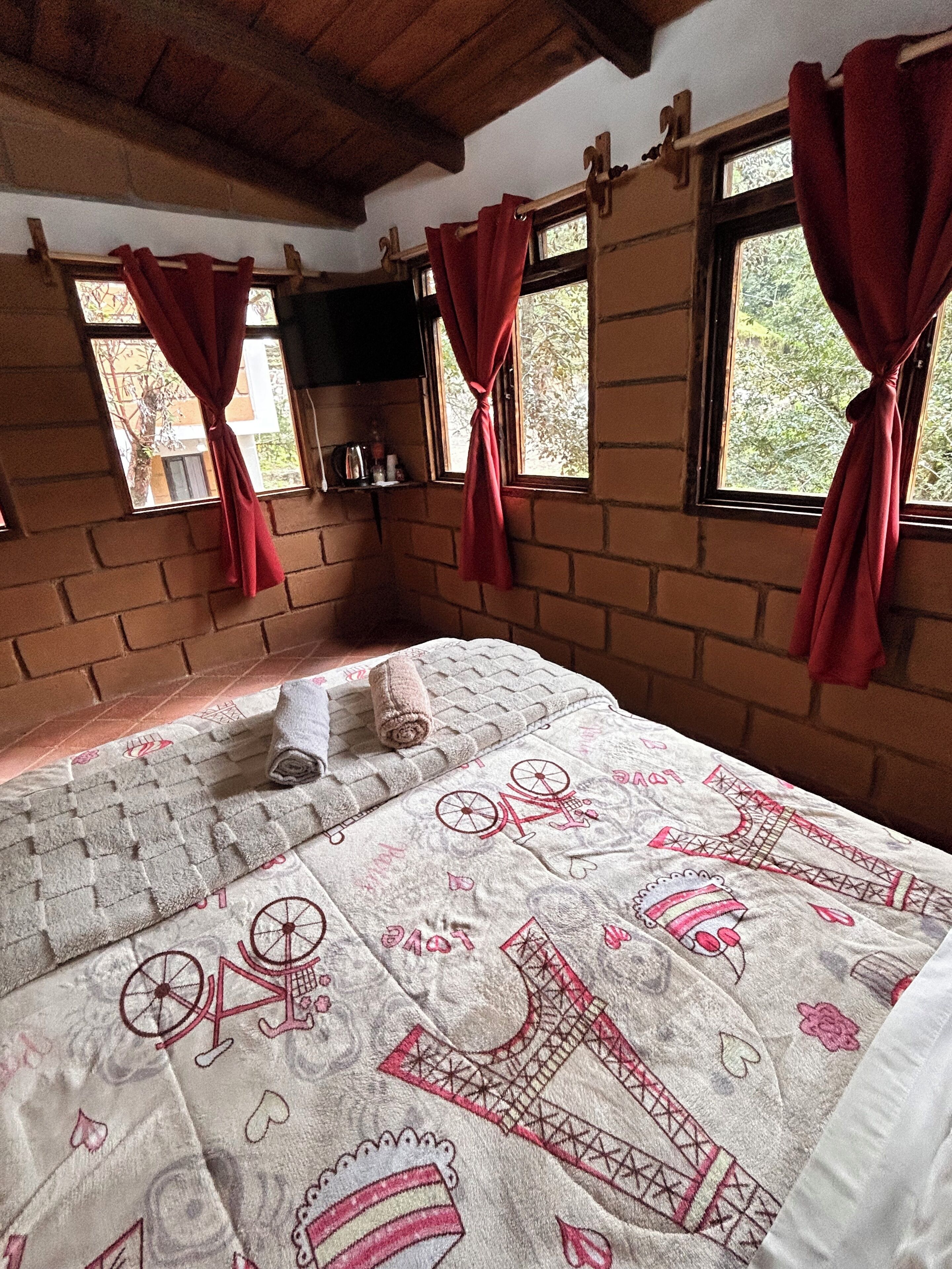 Double Room, Patio | Down comforters, WiFi (free), bed sheets