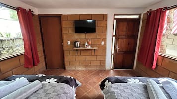 Habitació familiar, pati | Wifi gratuïta