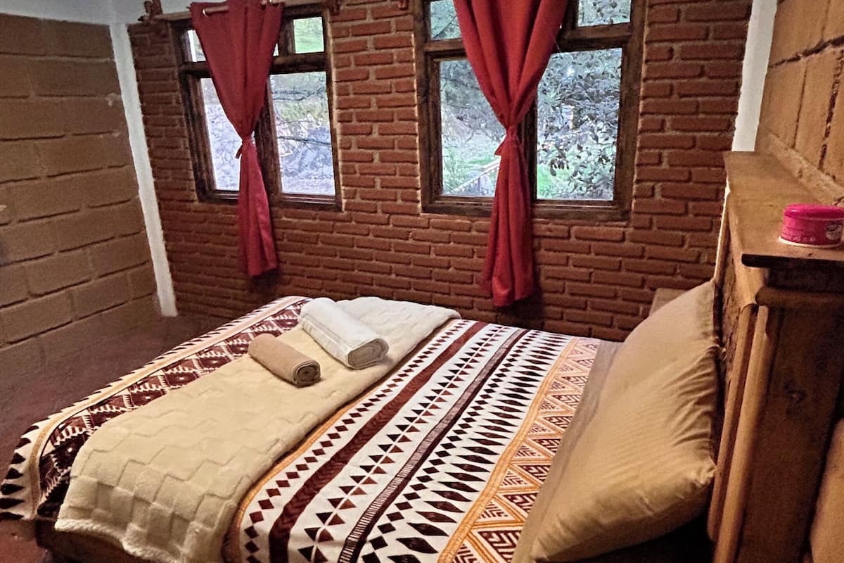 Cubrecamas, wifi gratis y ropa de cama 