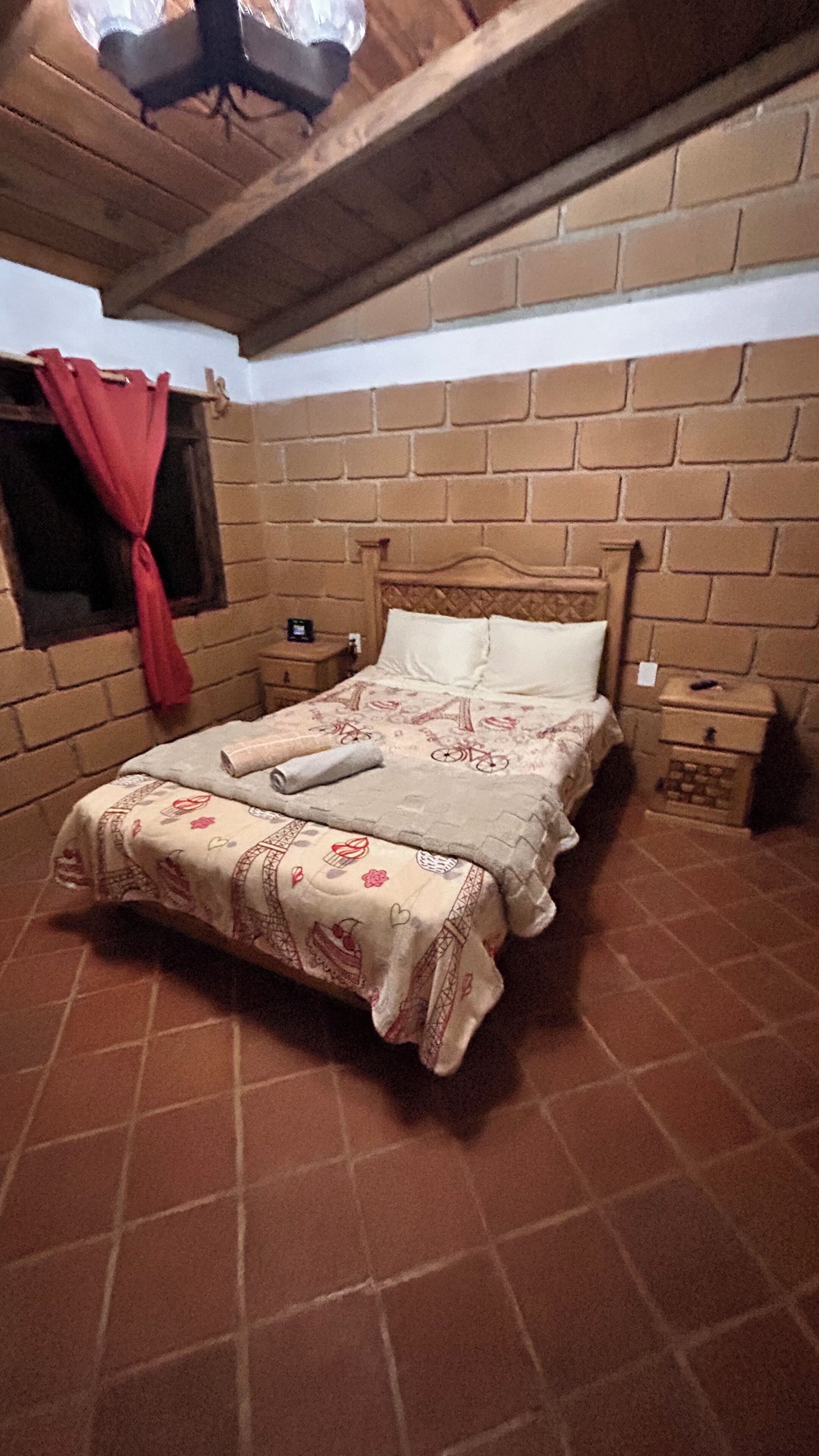 Cubrecamas, wifi gratis y ropa de cama 