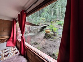 Family Room, Patio | Interior