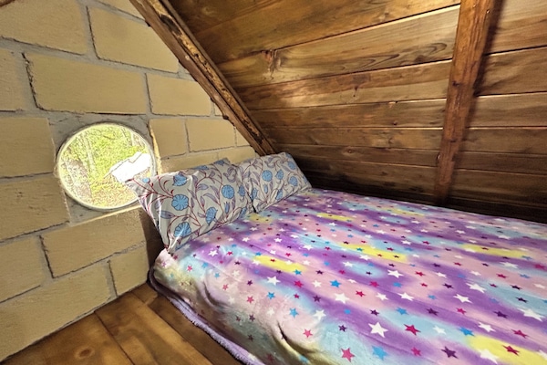 Cubrecamas, wifi gratis y ropa de cama