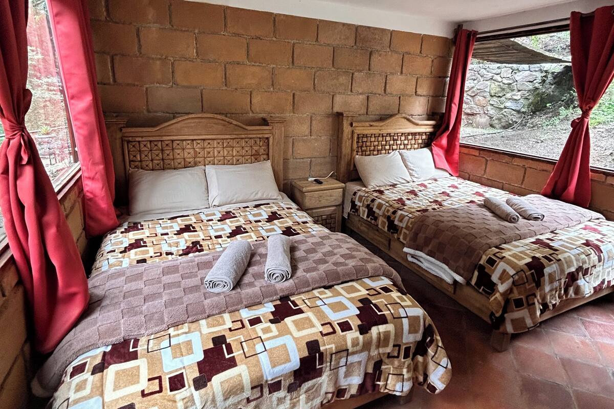 Cubrecamas, wifi gratis y ropa de cama 
