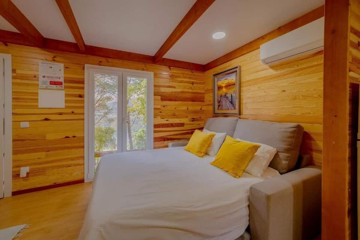 Bungalow, vista al río | Tabla de planchar con plancha y wifi gratis 
