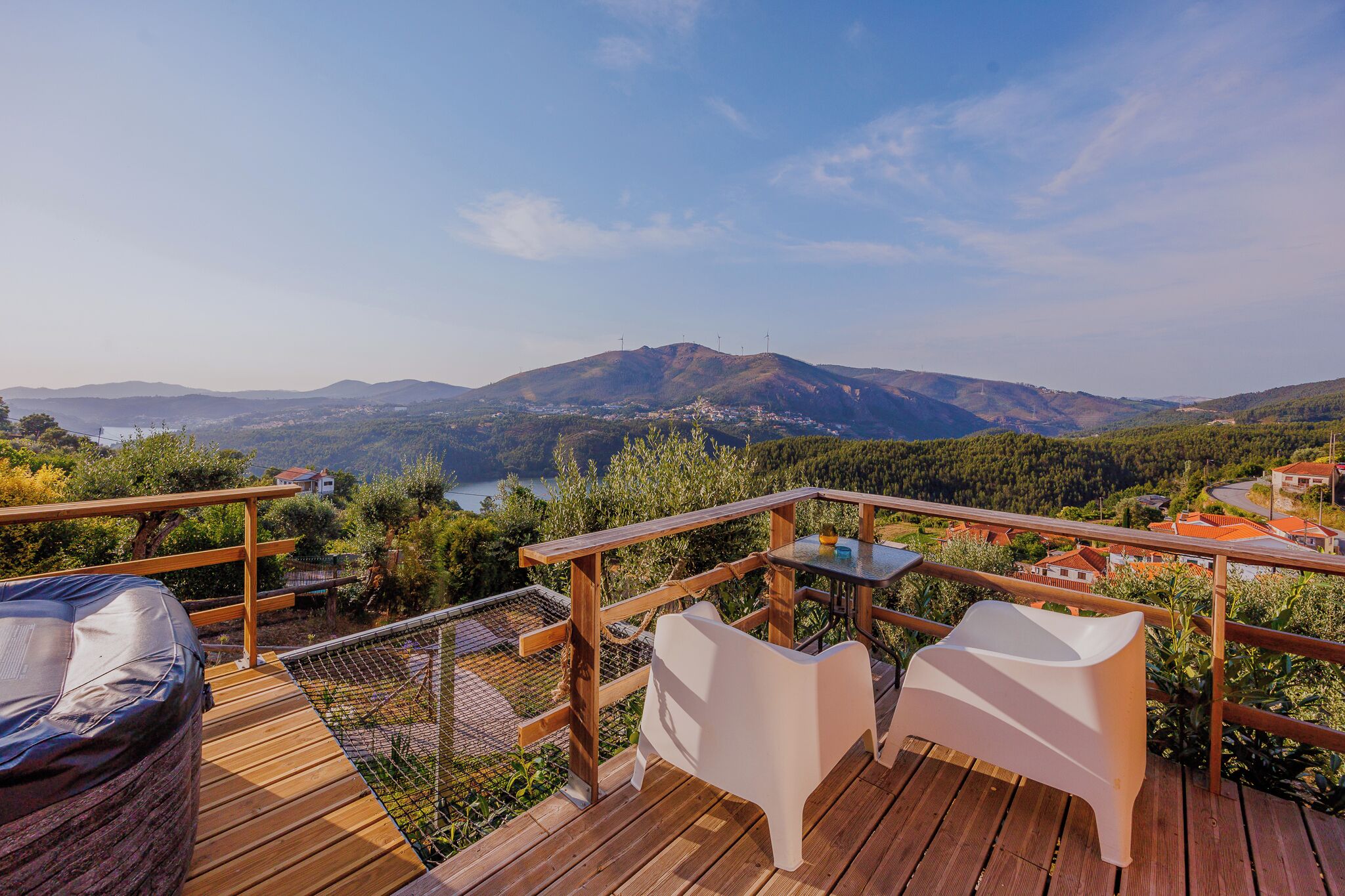 Ferienhütte, Flussblick | Terrasse/Patio