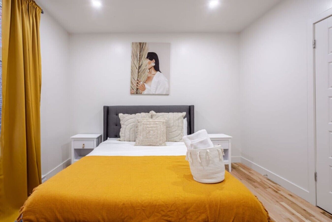 2 bedrooms, desk, iron/ironing board, WiFi