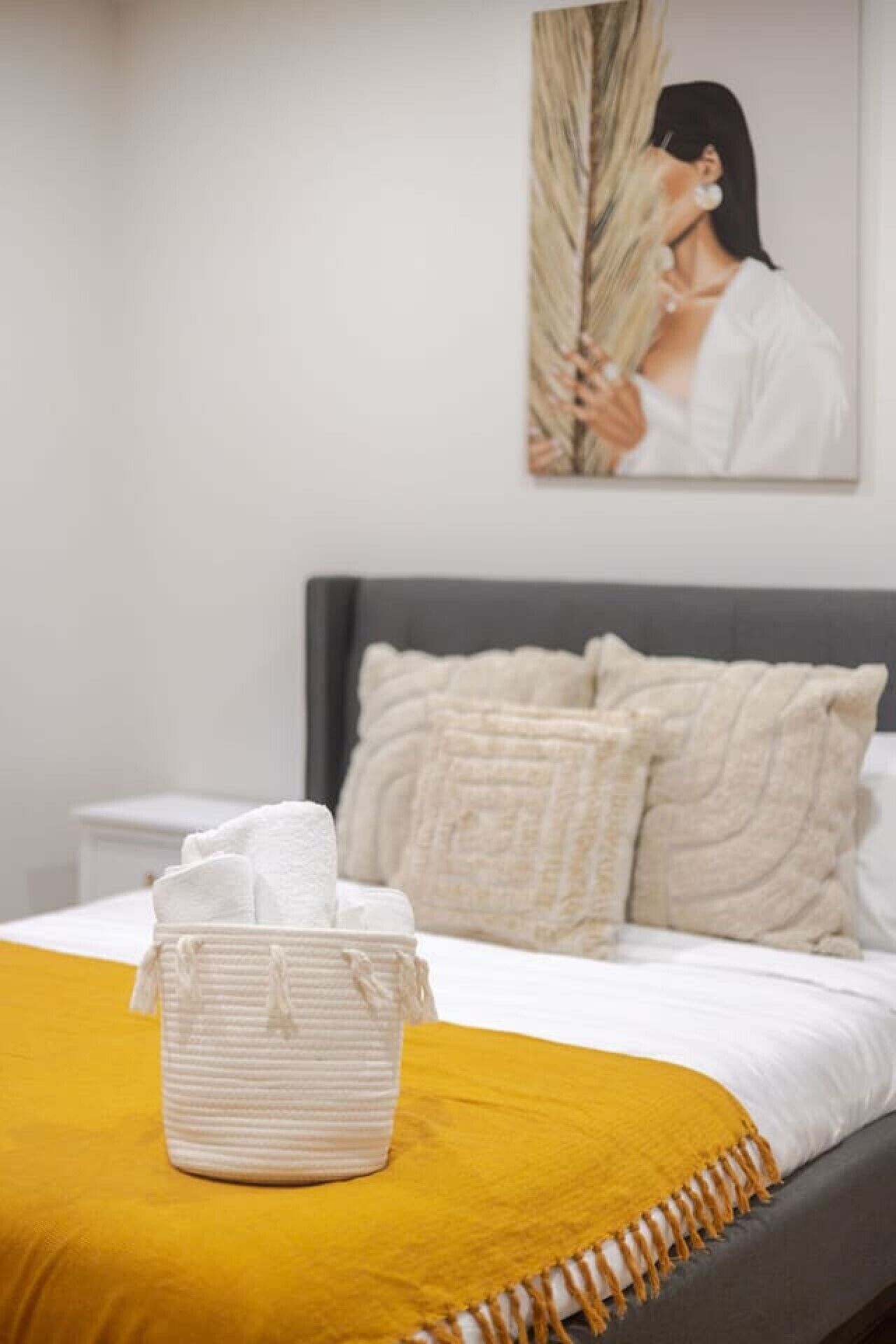 2 bedrooms, desk, iron/ironing board, WiFi