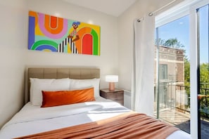 3 habitaciones, tabla de planchar con plancha, wifi y ropa de cama 
