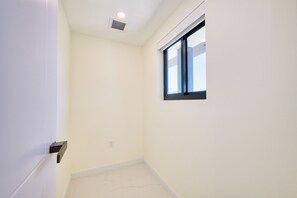 Interior - 2 Bed Modern Condo with Gym and Stylish Pool Area (West Bay)
