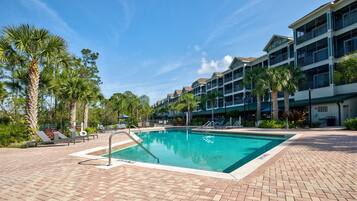 Communal Outdoor Pool