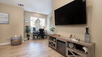 TV, fireplace