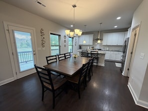 Dining - Comfortable Family Retreat in NW Greensboro (Greensboro)