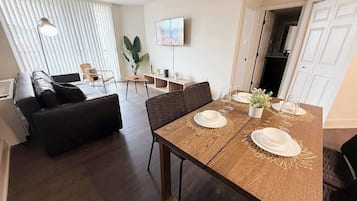 Leilighet, 1 queensize-seng med sovesofa | Spisestue