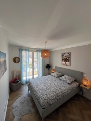 Iron/ironing board, free WiFi, bed sheets - Charming One-Bedroom Apartment in Downtown Cannes (Cannes)