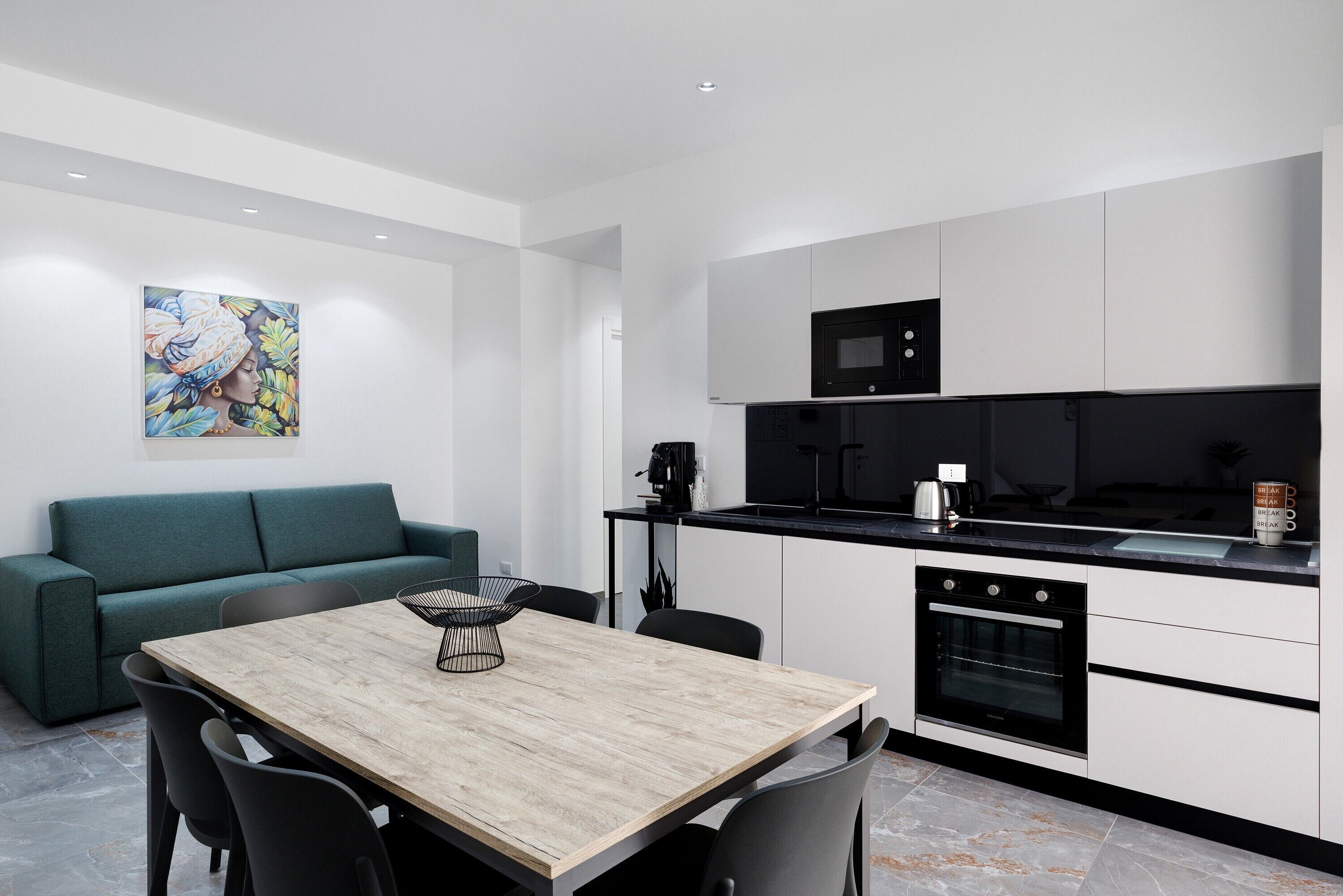 Coffee/tea maker, fridge, microwave, oven