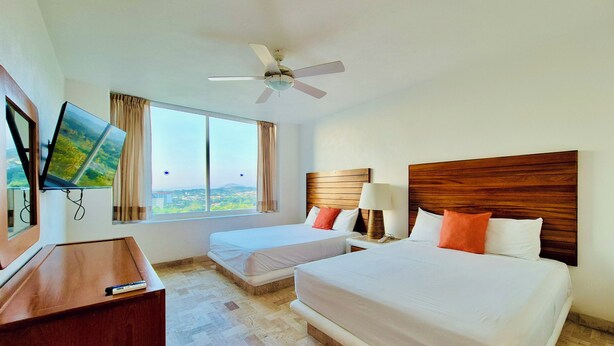Room - Vista Pacífico • Beachfront Condo • Pool • Ixtapa-Zihuatanejo (Ixtapa Zihuatanejo)