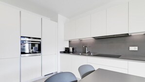 Kühlschrank, Geschirrspüler, Gewürze