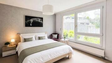 4 chambres, fer et planche à repasser, Wi-Fi, draps fournis