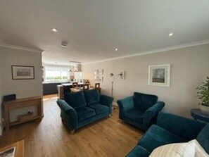 Living area - Cosy two Bedroom Bungalow in Ballater (Ballater)